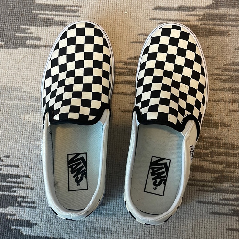 Vans black checkered shoe